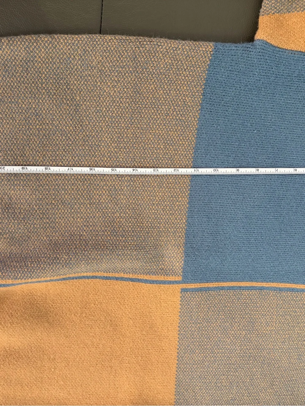 Aelfric Eden Men’s Colorblock Crewneck Sweater in Blue and Tan